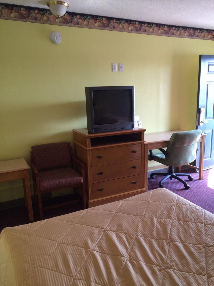 Hutchinson Inn Zewnętrze zdjęcie