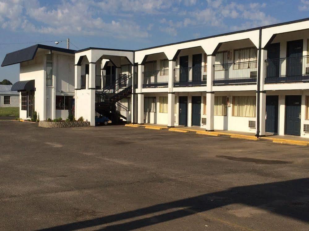Hutchinson Inn Zewnętrze zdjęcie