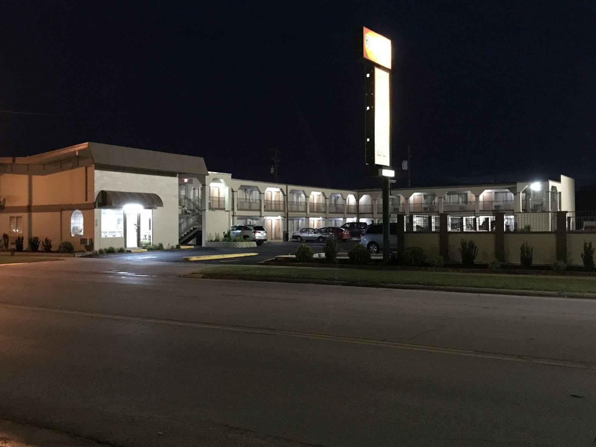 Hutchinson Inn Zewnętrze zdjęcie