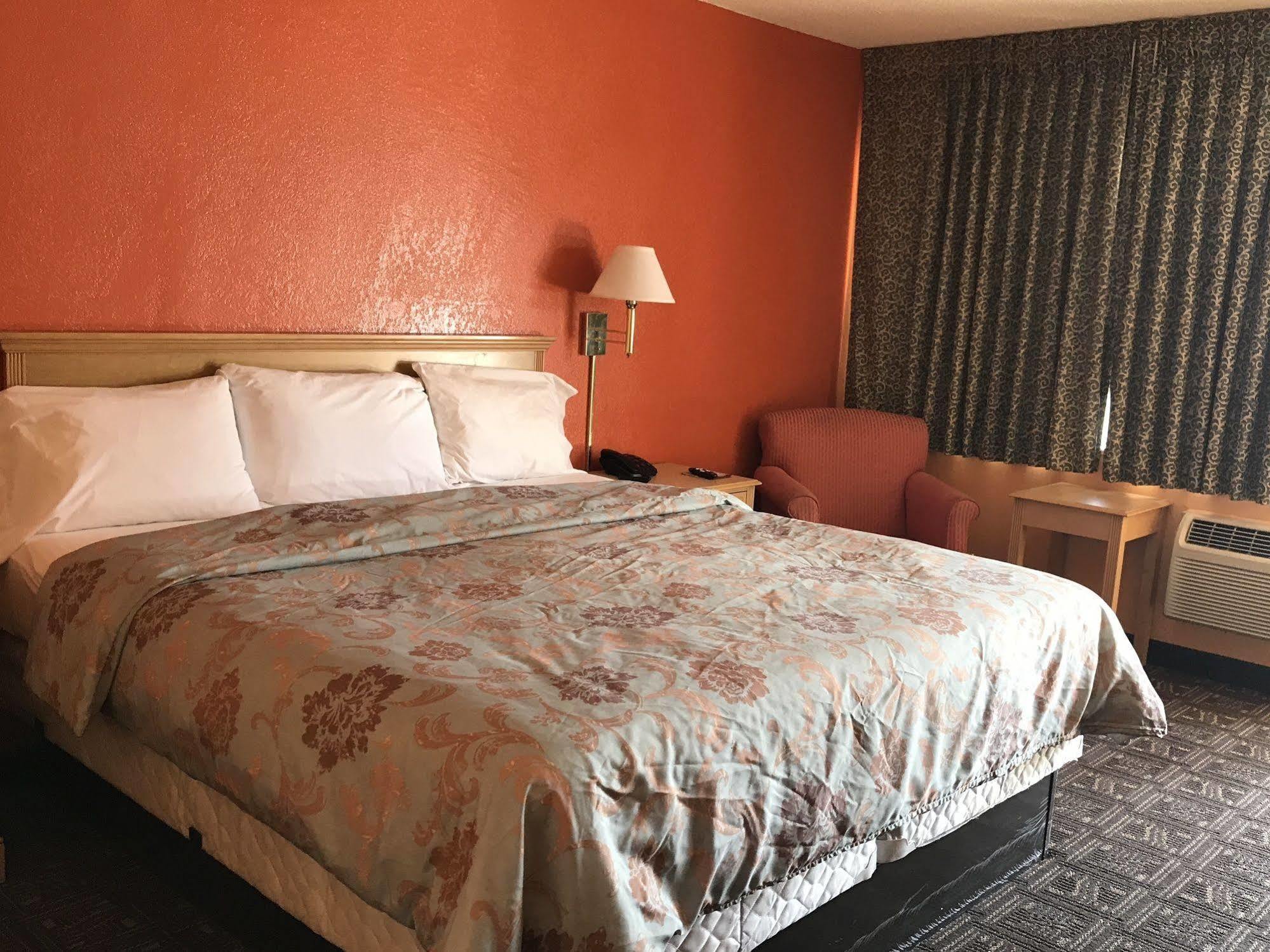 Hutchinson Inn Zewnętrze zdjęcie